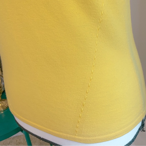 Vintage Escada Pastel Yellow Soft Comfortable Cozy Retro Sleeveless Cashmere Top - Picture 5 of 8